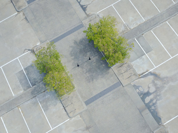 空停车场鸟瞰图图片下载