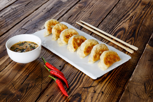 甜酸酱饺子素材图片