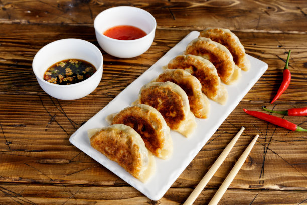 甜酸酱饺子素材图片