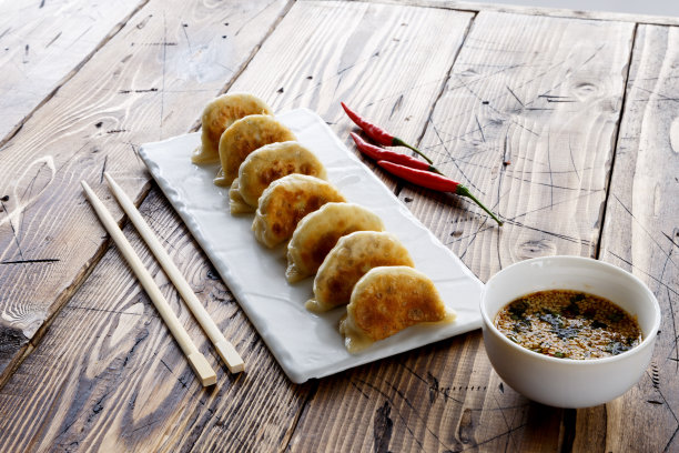 甜酸酱饺子素材图片