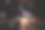 模糊图像的人制作团队拍摄一些电影或设置教育内容的制作为电视广告在烹饪演播室与演播室设备和视频灯架和工作人员。图片下载