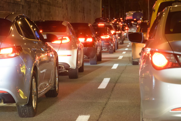 晚上交通堵塞图片下载