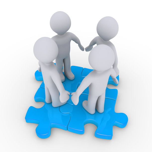 四个人玩拼图图片下载