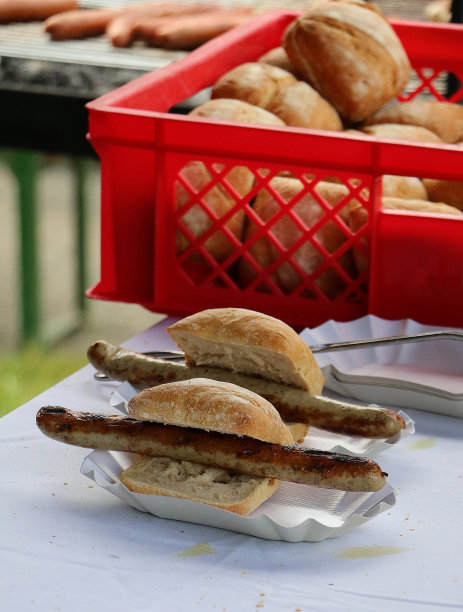 三明治里的德式香肠图片下载