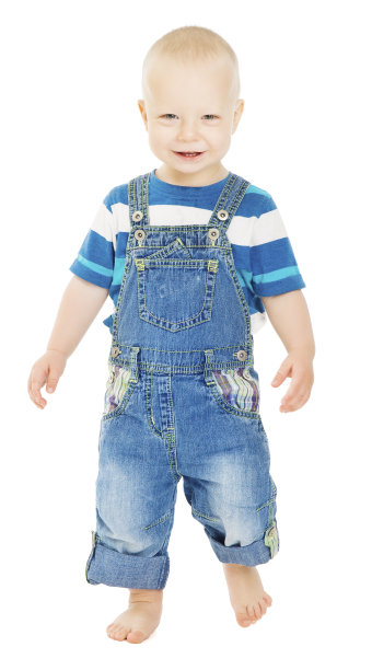 孩子男孩白色孤立，婴儿在蓝色牛仔裤，快乐微笑的孩子图片下载