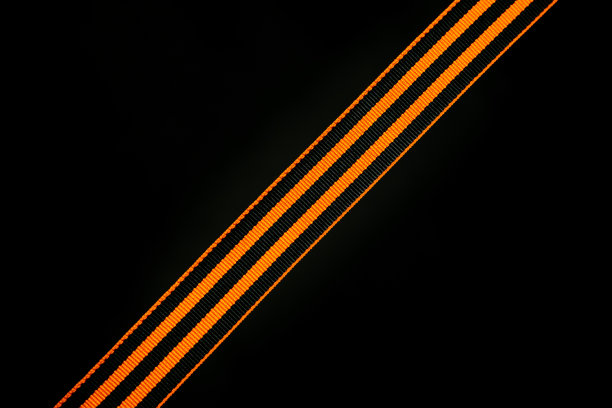 黑色背景上的圣乔治丝带图片下载