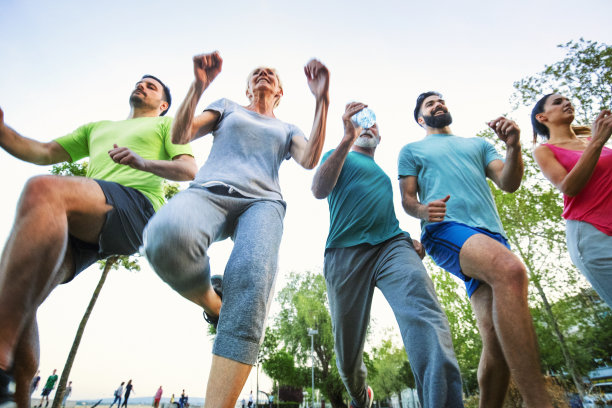 地面视图慢跑。图片下载