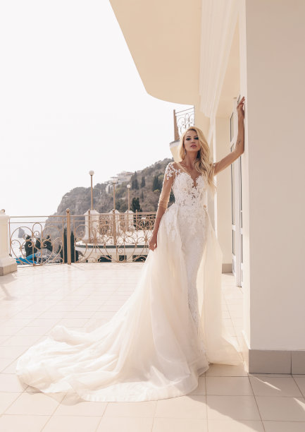 时尚照片华丽的女人与金发在豪华的婚纱图片下载