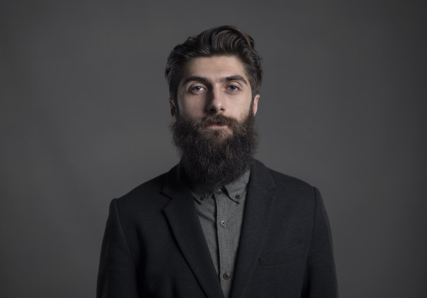 休闲潮人交叉灰色背景图片下载