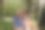 女婴和母亲在户外。图片下载