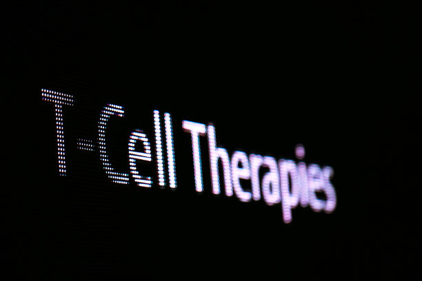 T细胞疗法字母在LED广告牌屏幕图片下载