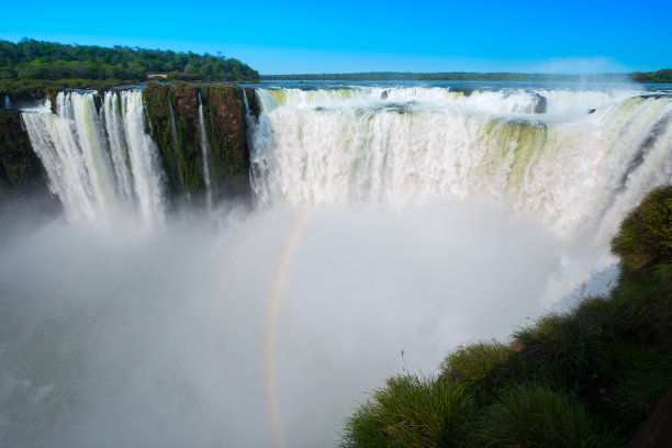 伊瓜苏瀑布迪亚波罗巨甘塔瀑布素材图片