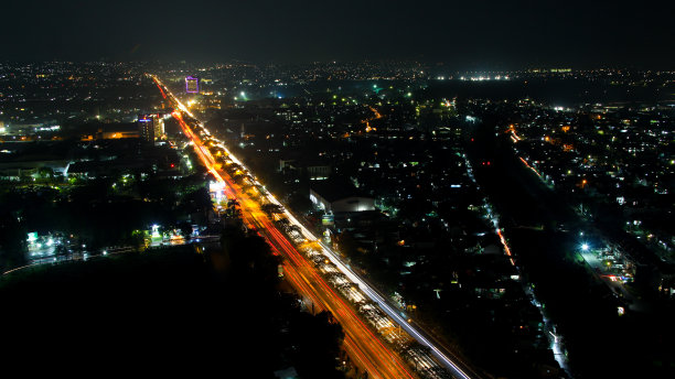 万隆公路夜景图片下载