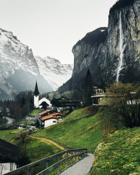 瑞士Lauterbrunnen山谷的冬末素材图片