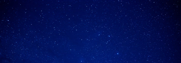 全景夜景，蓝天和星星背景。用纹理和选择白平衡。图片下载