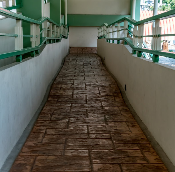 对轮椅坡道图片下载