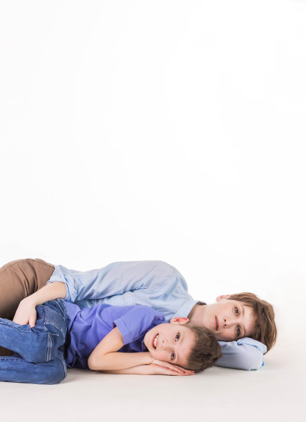 母亲节理念:母子快乐微笑图片下载