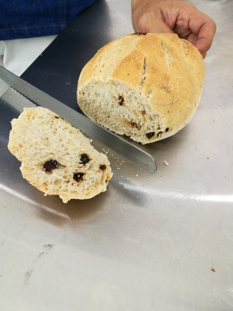 葡萄干酸面团面包图片下载