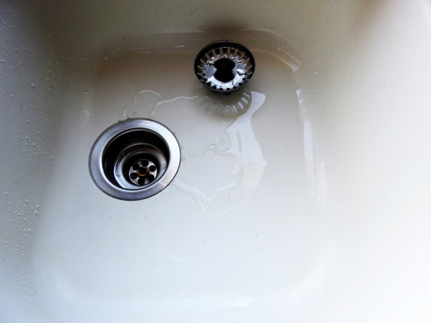 水槽中的阴影和反射图片下载