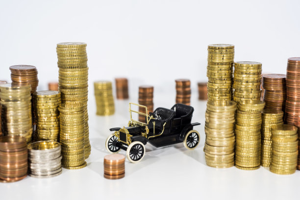 汽车价格上涨的抽象照片。图片下载