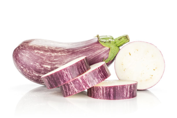 鲜生条形茄子孤立于白色图片下载