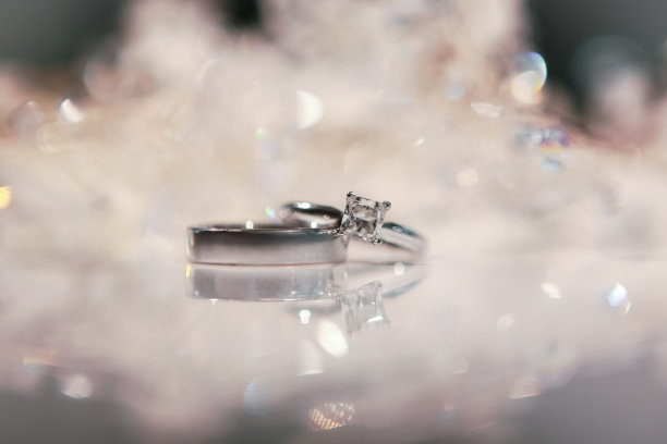 钻石结婚戒指图片下载