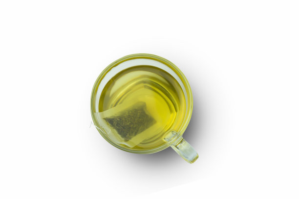 白色背景上的热绿茶图片下载