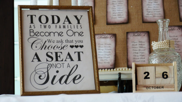 婚宴餐桌装饰照片图片下载