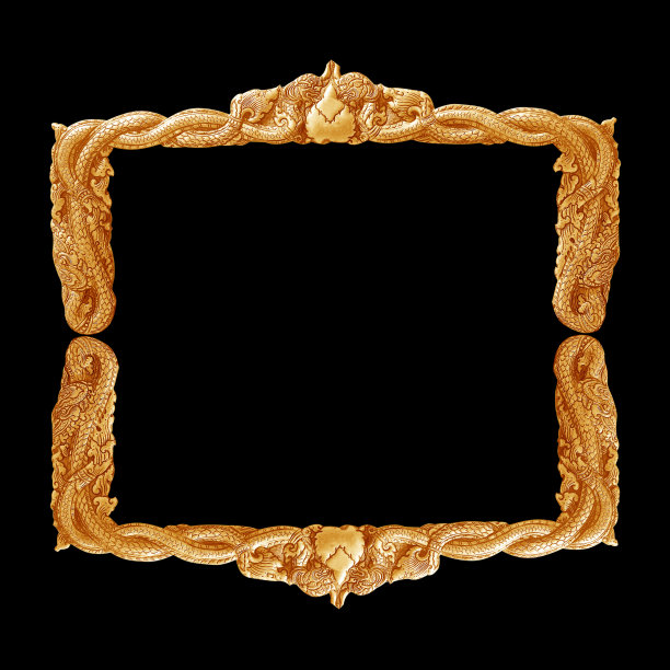 古老的装饰金框架-手工雕刻-孤立在黑色背景图片下载