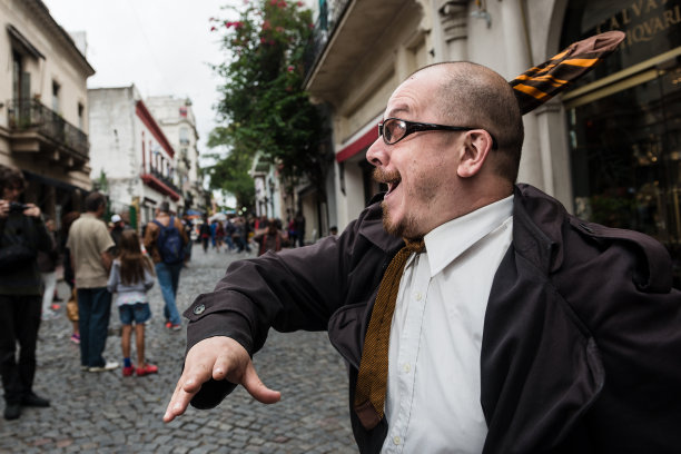 阿根廷布宜诺斯艾利斯的风活雕像图片下载