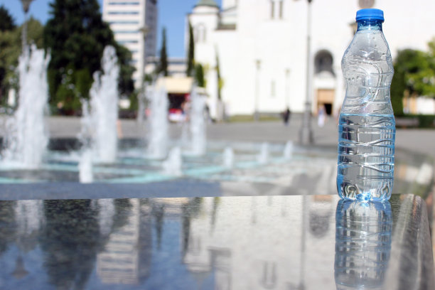 一次性瓶装水图片下载