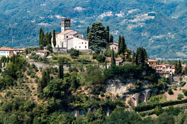 托斯卡纳的巴尔加镇图片下载