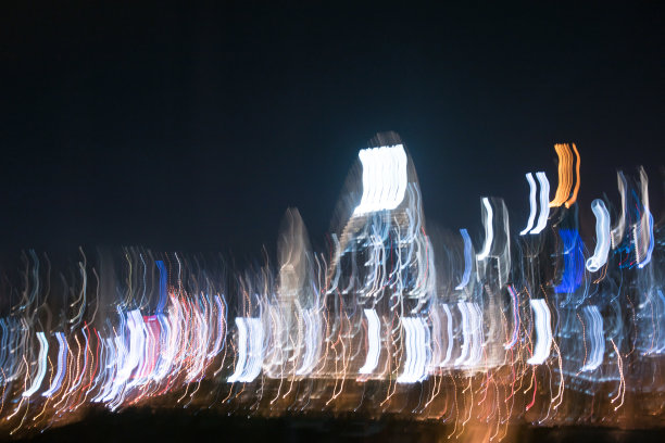 模糊的灯光，城市的夜景。图片下载