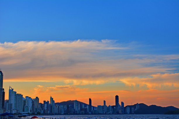 海滩阳光和大海图片下载