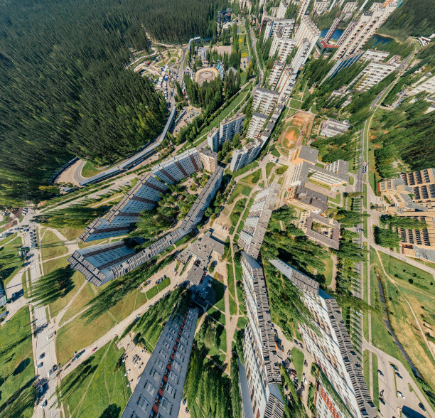 夏季里加城市公寓楼360 VR无人机图片虚拟现实，街道全景图片下载