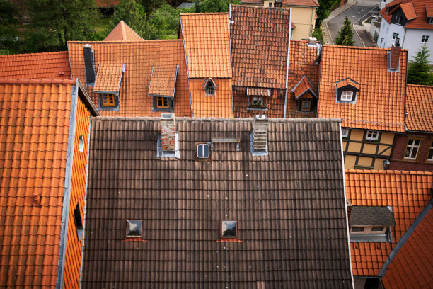 历史上的屋顶山墙，德国奎德林堡图片下载