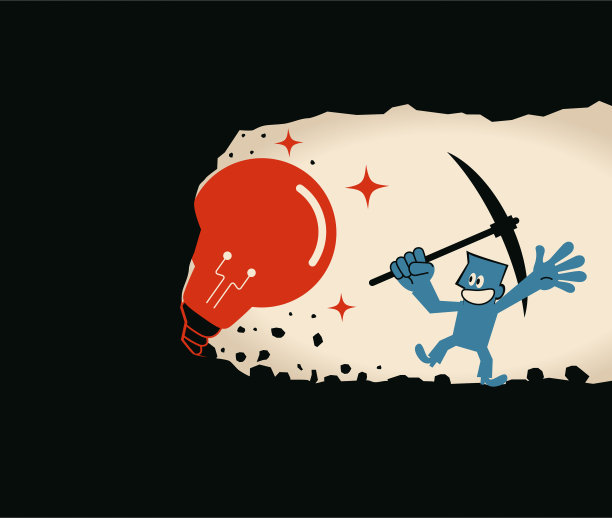 微笑的商人用镐挖掘并发现一个大创意灯泡图片下载