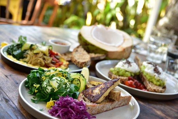 素食早餐桌上。图片下载