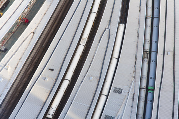 火车站的交通背景图片下载