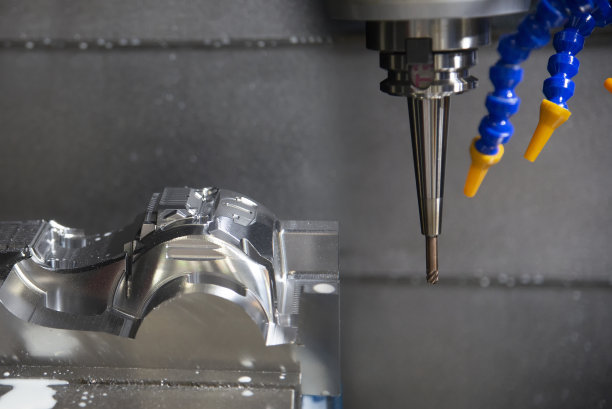 数控铣床用球头立铣刀加工注塑模具零件图片下载