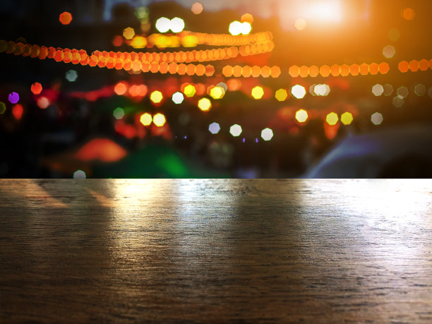 木制的桌子和美丽的背景蒙太奇图片下载