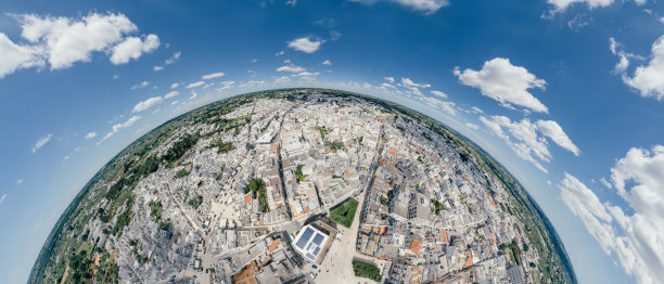 球体360 VR在意大利阿尔贝罗贝洛阿普利亚特鲁利市无人机图片下载