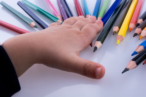 彩色铅笔图片下载