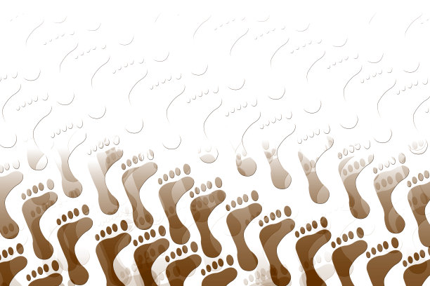 绿色/蓝色/棕色/红色或黑色的人类脚印画在白色的背景/表面上。图片下载