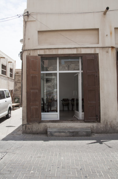 巴林的老木门图片下载