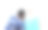 两个成熟的女人在海滩上放松图片下载