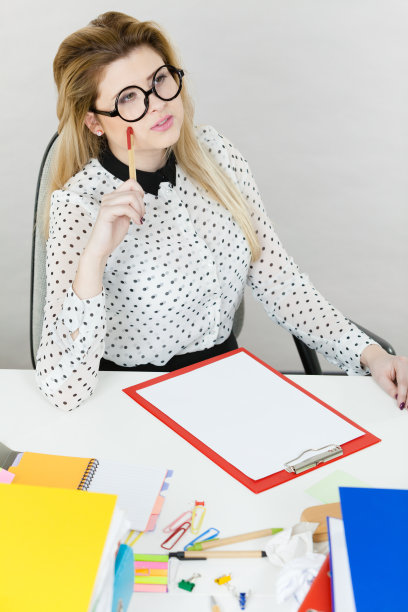 快乐的职场女性图片下载