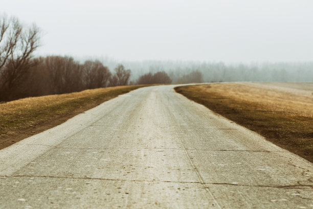 古老的乡间小路图片下载