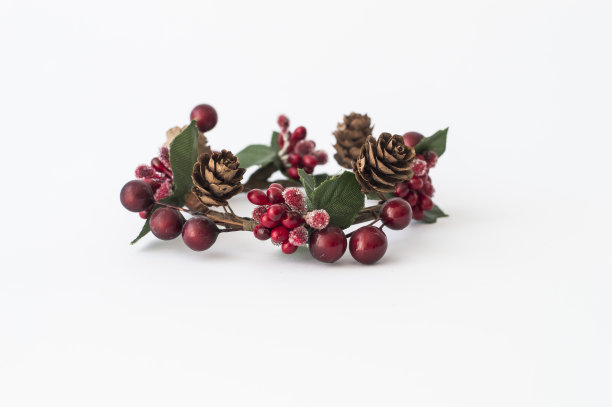 白色背景上的装饰。图片下载