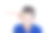 母亲在灰色背景下拉儿子的耳朵以示惩罚图片下载